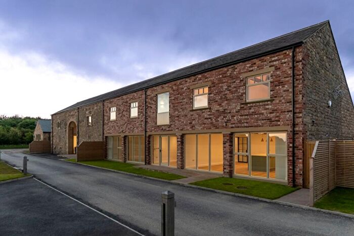 4 Bedroom Barn Conversion For Sale In Red House Lane, Pickburn, DN5