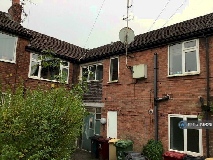 2 Bedroom Flat To Rent In Withins Close, Bolton, BL2