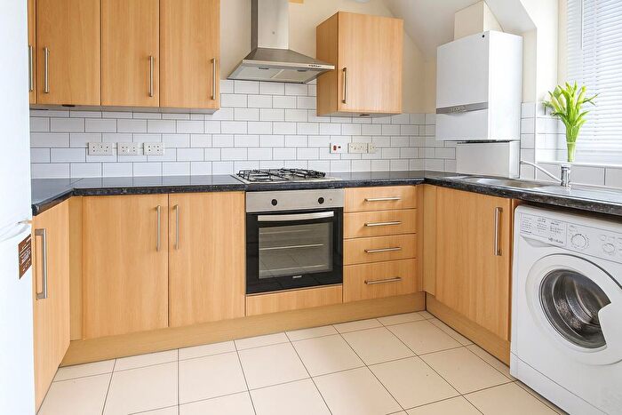 1 Bedroom Flat To Rent In Hatton Road, Feltham, TW14