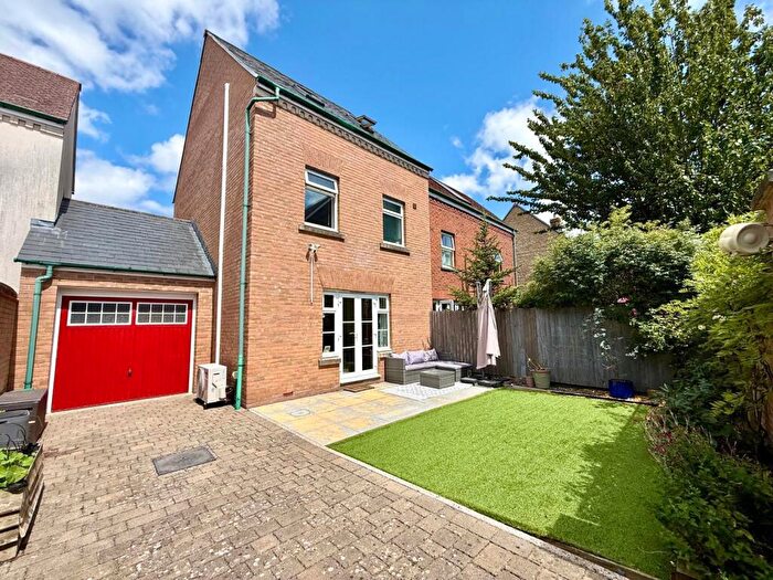 3 Bedroom Semi Detached House For Sale In East Wichel Way, Wichelstowe, Swindon, SN1