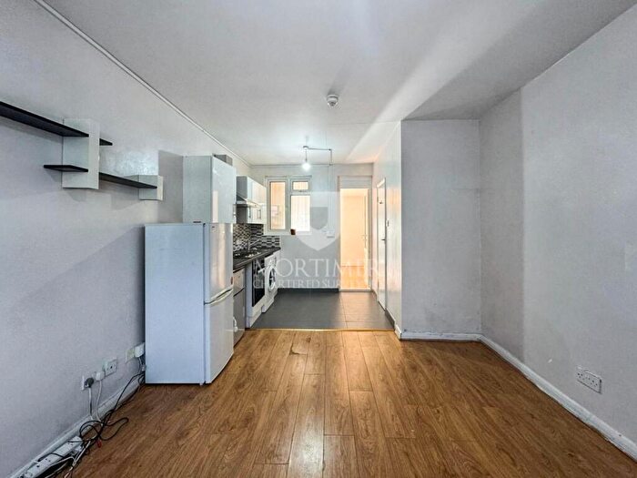 1 Bedroom Apartment To Rent In Lordship Lane, London, N22