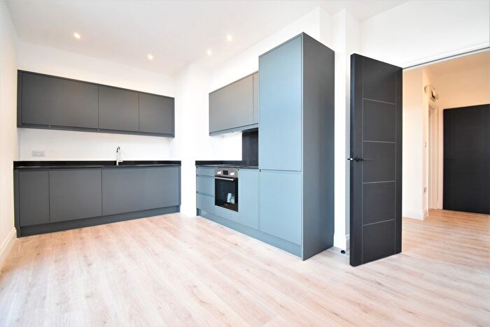 1 Bedroom Flat To Rent In Lodge Lane, London, N12