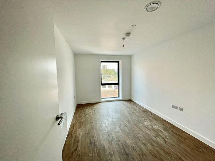 1 Bedroom Flat To Rent In Phoenix, Leeds, LS9