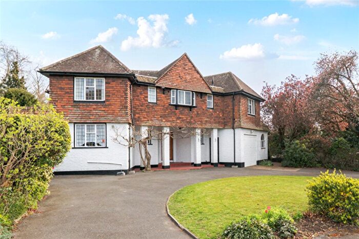 4 Bedroom Detached House For Sale In Manor Road South, Hinchley Wood, KT10