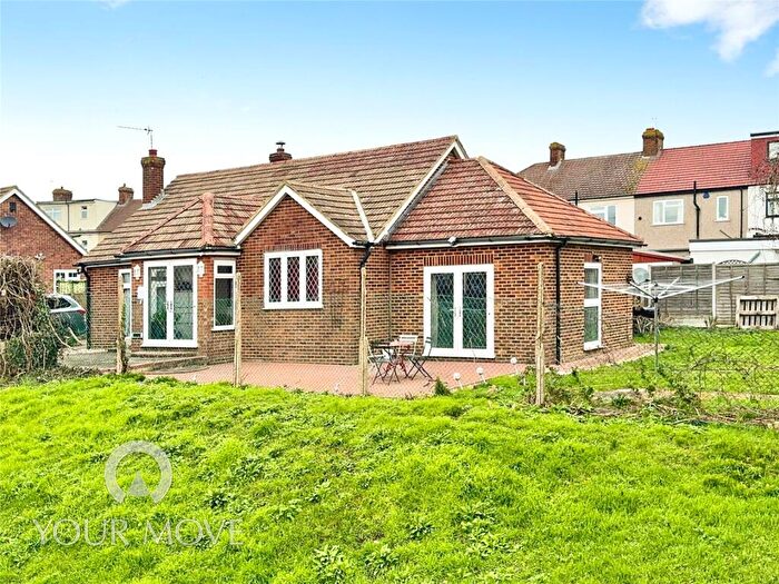 2 Bedroom Bungalow For Sale In Links View, Dartford, Kent, DA1