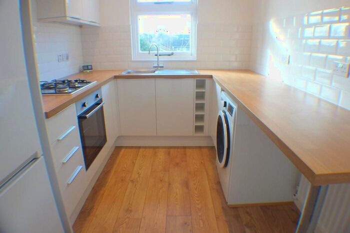 1 Bedroom Flat To Rent In Bycullah Road, Enfield, EN2