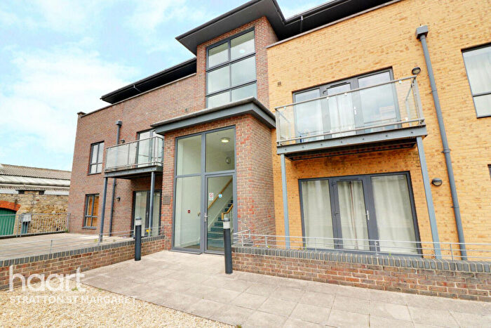 2 Bedroom Apartment For Sale In Fire Fly Avenue, Swindon, SN2