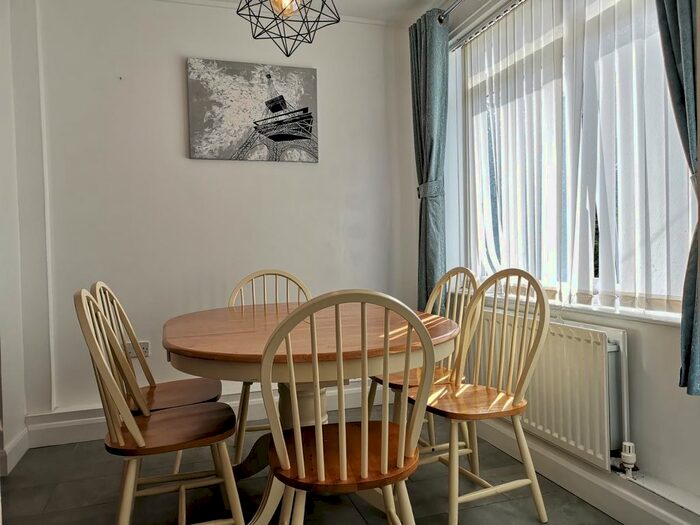 4 Bedroom Flat To Rent In Wretham Place, Sandyford, Newcastle Upon Tyne, NE2