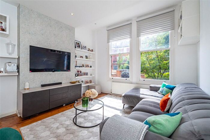 2 Bedroom Flat For Sale In Canfield Gardens, South Hampstead, London, NW6