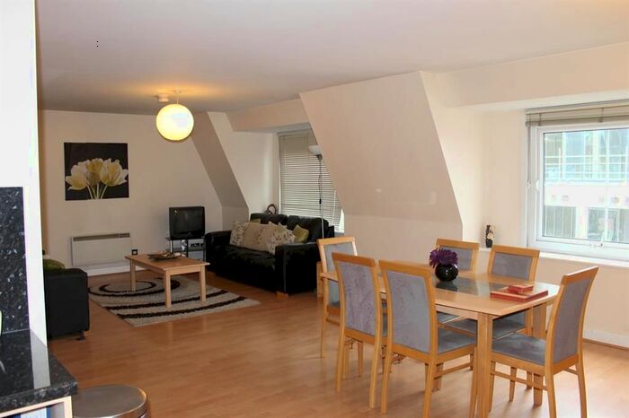 3 Bedroom Flat To Rent In City Central, Wellington Street, Leeds, LS1