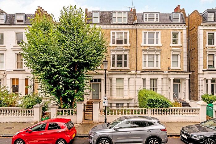2 Bedroom Flat To Rent In Elsham Road, Holland Park, W14