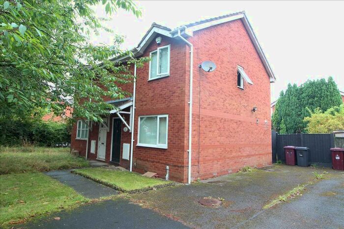 3 Bedroom Semi-Detached House To Rent In Badby Wood, Kirkby, L33