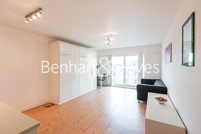 Studio To Rent In Boulevard Drive, Colindale, NW9