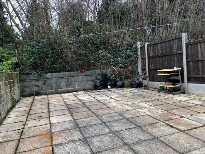 2 Bedroom Flat To Rent In Buckthorne Road, Crofton Park, Lewisham, SE4