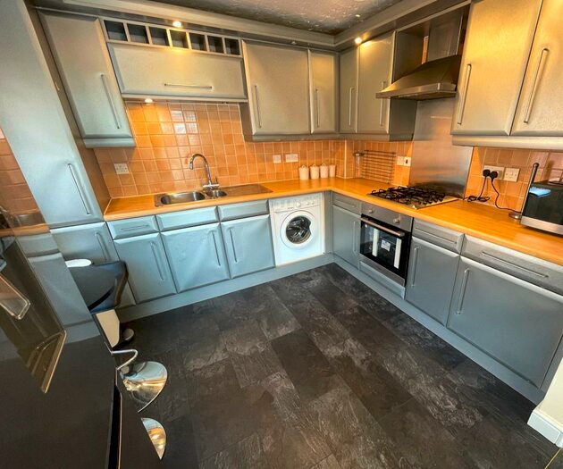 2 Bedroom Flat To Rent In South Ferry Quay, L3