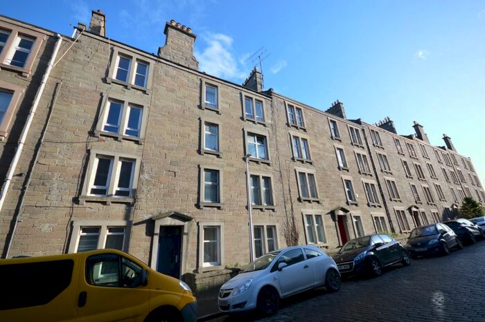 2 Bedroom Flat To Rent In Forest Park Road, West End, Dundee, DD1
