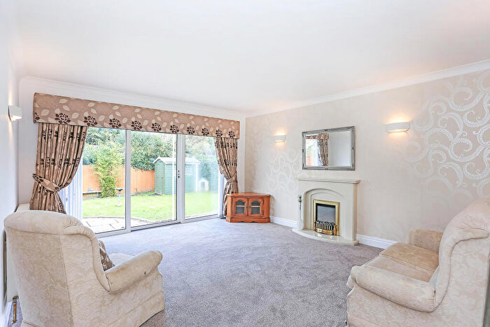 2 Bedroom Bungalow For Sale In Gipsy Close, Balsall Common, Coventry, CV7