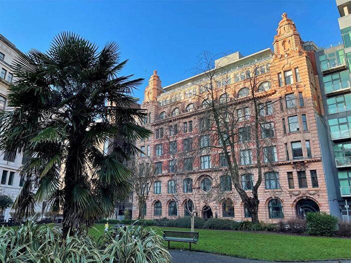 3 Bedroom Flat For Sale In Century Buildings, St Mary`S Parsonage, M3