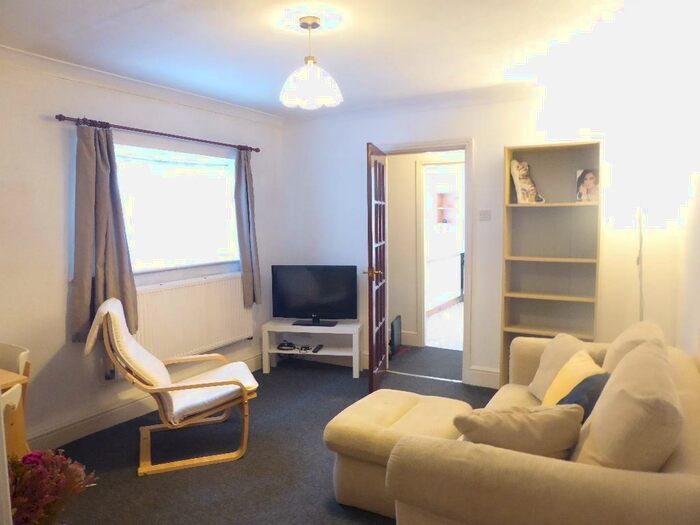1 Bedroom Flat To Rent In Chanterlands Avenue, Hull, HU5