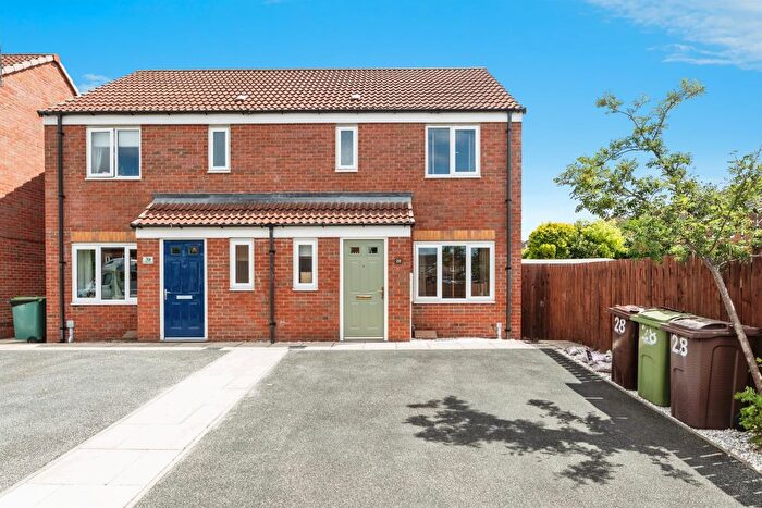 3 Bedroom Semi-Detached House For Sale In Northfield Avenue, South Kirkby, Pontefract, WF9