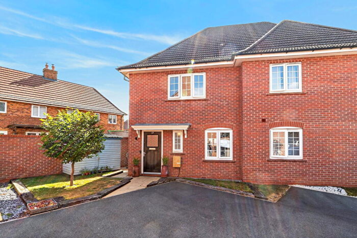 3 Bedroom Semi-Detached House For Sale In Coronation Way, Stewartby, MK43