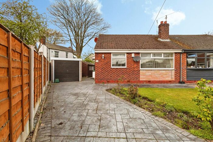2 Bedroom Bungalow For Sale In Rydal Close, Dane Bank, Denton, Manchester, M34