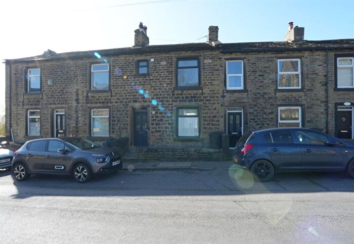 2 Bedroom Terraced House To Rent In Rochdale Road, Greetland, Halifax, HX4