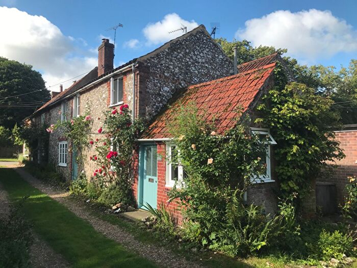 2 Bedroom Cottage For Sale In The Street, Helhoughton, NR21