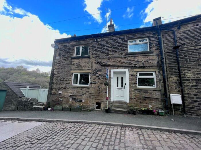 3 Bedroom End Of Terrace House For Sale In Jowler, Luddendenfoot, Halifax, HX2