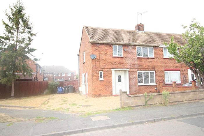 3 Bedroom Semi-Detached House To Rent In Allen Road, Rushden, Northamptonshire, NN10