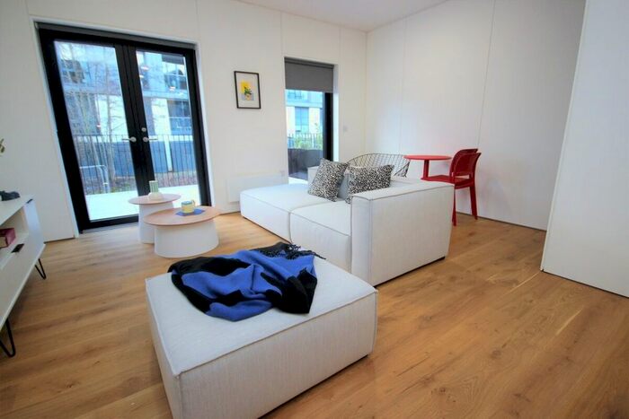 3 Bedroom Town House To Rent In Guest Street, Manchester, M4