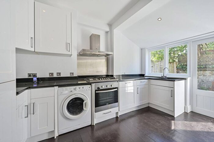 2 Bedroom Property To Rent In Wycliffe Road, Shaftesbury Estate, London, SW11
