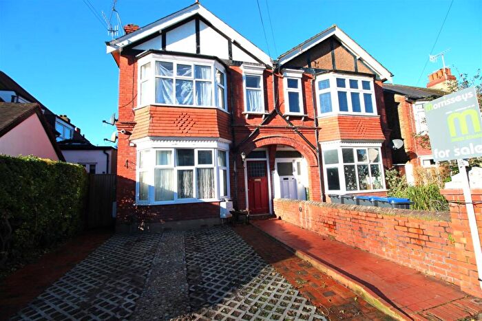 2 Bedroom Flat For Sale In Harrow Road, Worthing, BN11