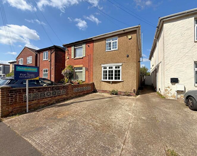 3 Bedroom Semi-Detached House For Sale In Millbrook Road East, Freemantle, Southampton, SO15