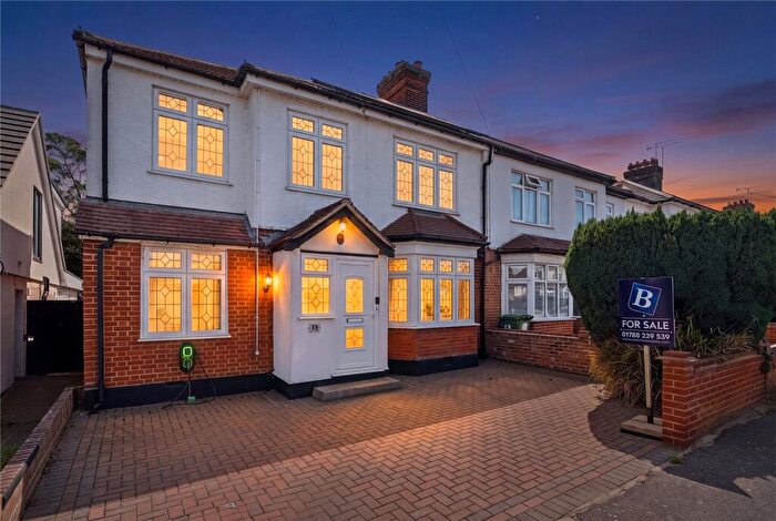4 Bedroom Semi-Detached House For Sale In Argyle Gardens, Upminster, RM14