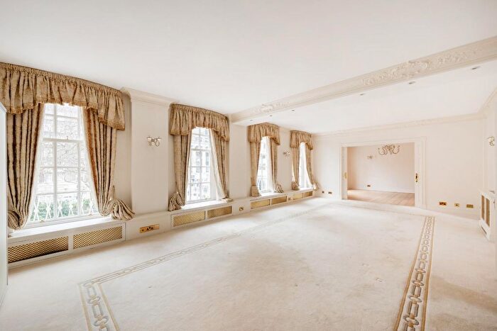 6 Bedroom Flat For Sale In Lowndes Square, London, SW1X