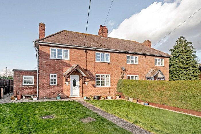 4 Bedroom Semi-Detached House For Sale In Pound Road, Martin, Lincoln, LN4