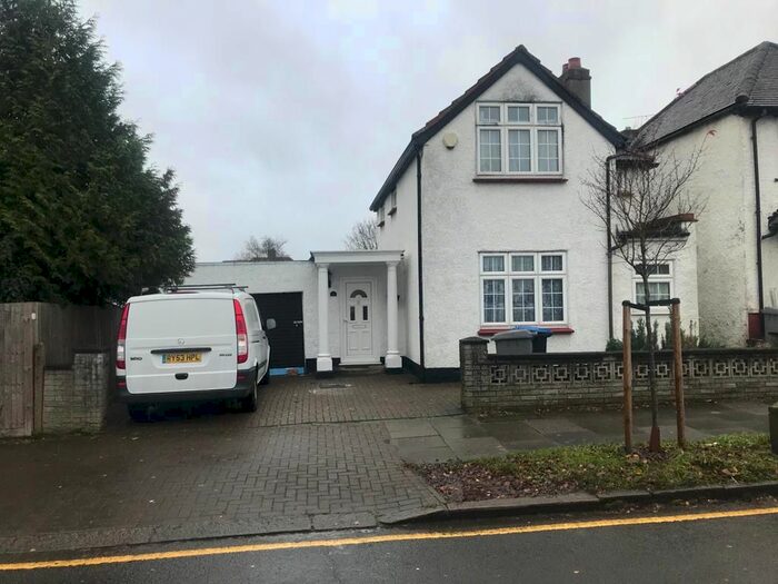 4 Bedroom Detached House To Rent In Eton Avenue, Sudbury Town, HA0