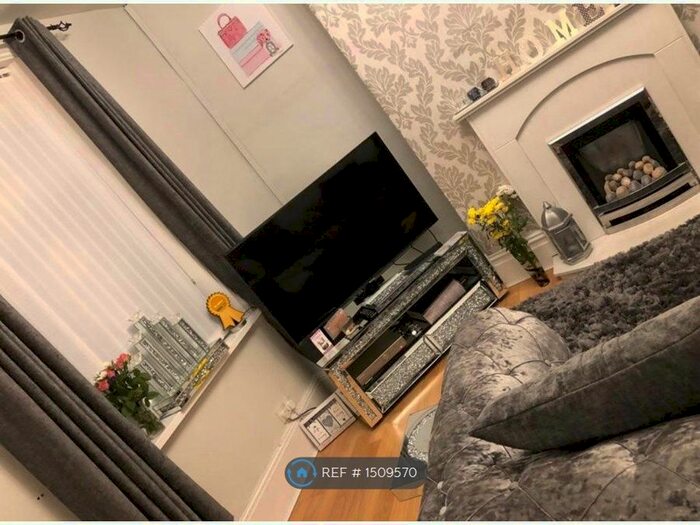 3 Bedroom Terraced House To Rent In Catherine Street, Keighley, BD21