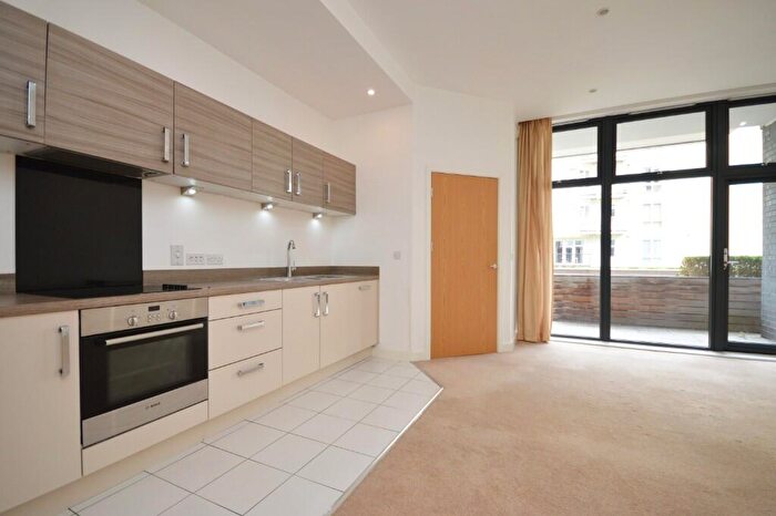 1 Bedroom Flat To Rent In Flat Invicta, Millennium Promenade, Bristol, BS1