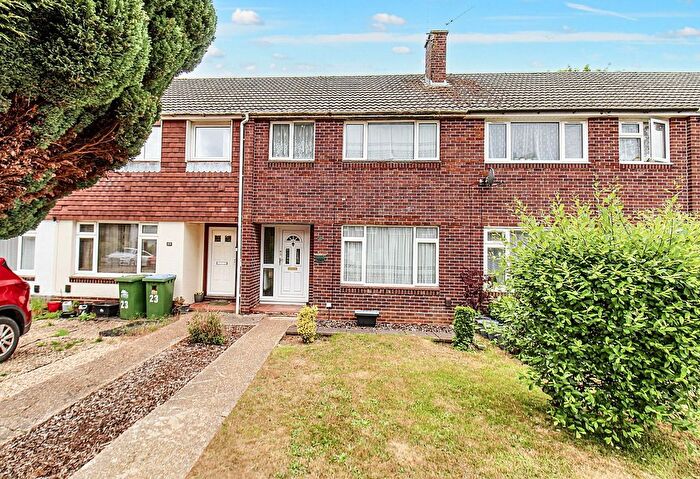 3 Bedroom Terraced House For Sale In Claudeen Close, Mansbridge, SO18