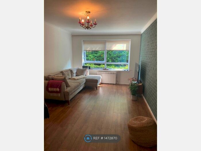 1 Bedroom Flat To Rent In Lincoln Road, Enfield Town, EN1