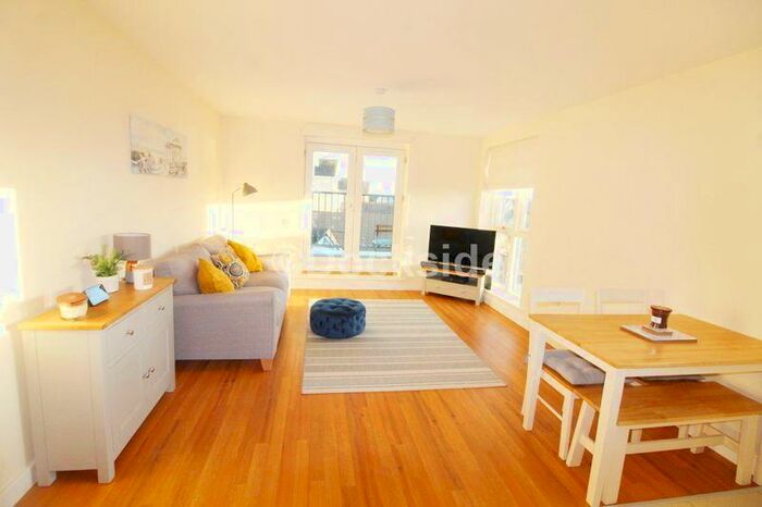 1 Bedroom Apartment To Rent In St Marys Island, Chatham Maritime, ME4