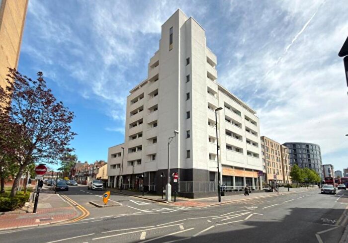 2 Bedroom Flat For Sale In Flat, London Road, Croydon, Surrey, CR0