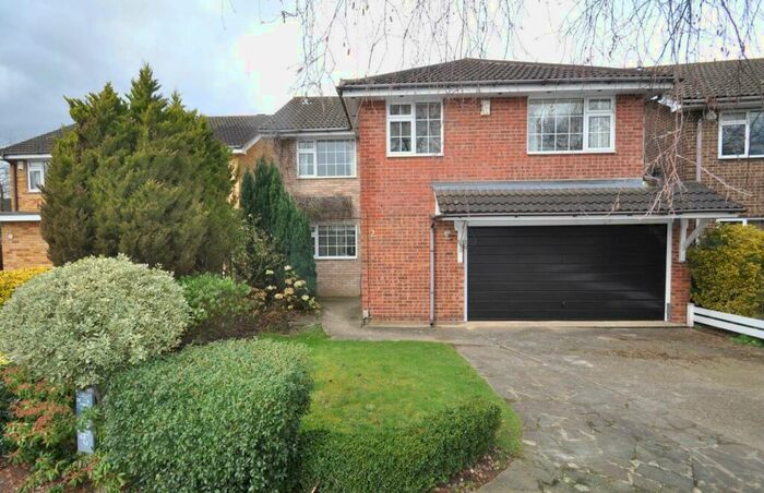5 Bedroom Detached House To Rent In Noke Side, St.albans, AL2