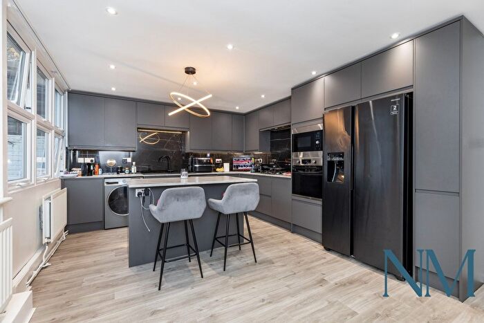 3 Bedroom End Terrace House For Sale In Hulverston Close, Sutton, SM2