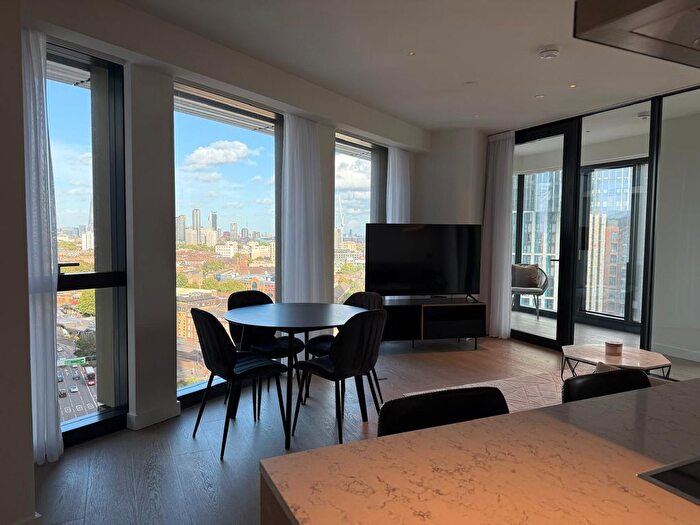 2 Bedroom Flat To Rent In Nine Elms Lane, London, SW8