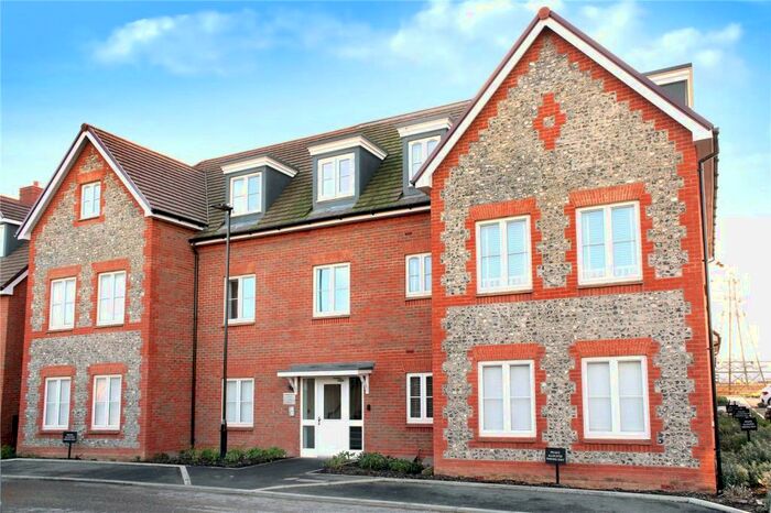 1 Bedroom Apartment To Rent In Cresswell Square, Angmering, Littlehampton, West Sussex, BN16