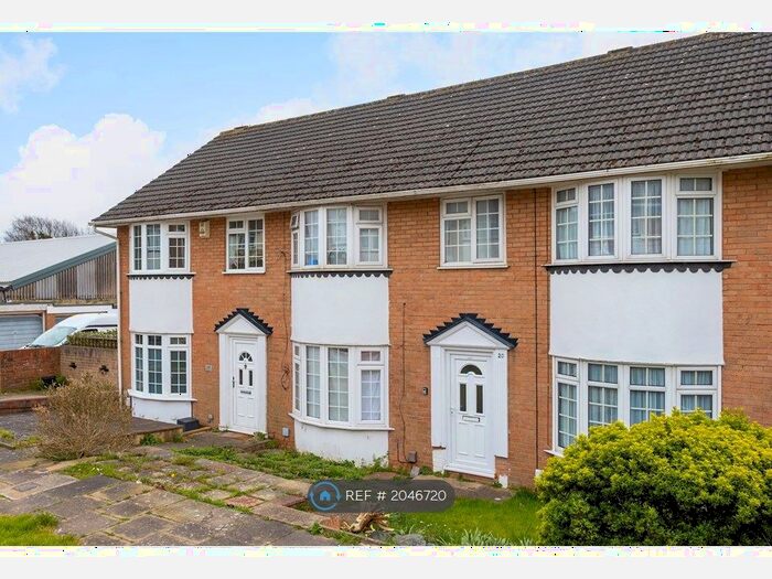 3 Bedroom Terraced House To Rent In Romany Close, Portslade, Brighton, BN41