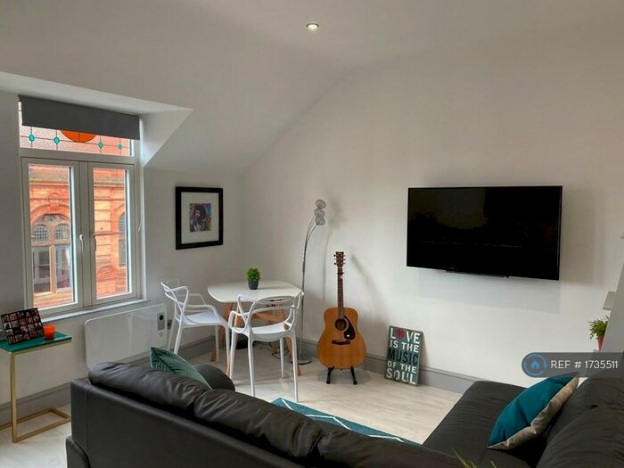 1 Bedroom Flat To Rent In Market Street, Stourbridge, DY8